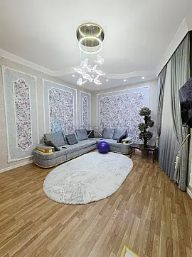 Satılır 4 otaqlı mənzil 150 m²