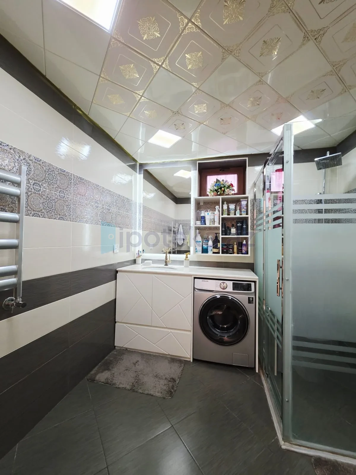 Satılır 4 otaqlı mənzil 150 m²