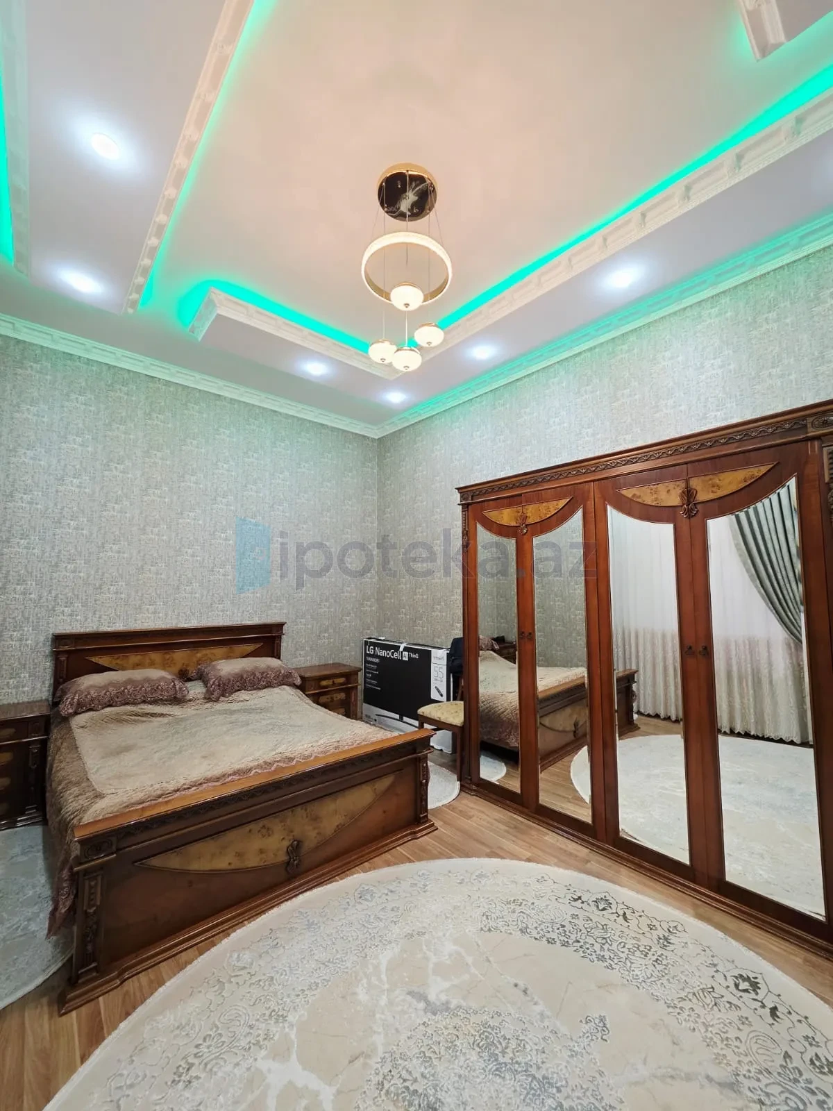 Satılır 4 otaqlı mənzil 150 m²