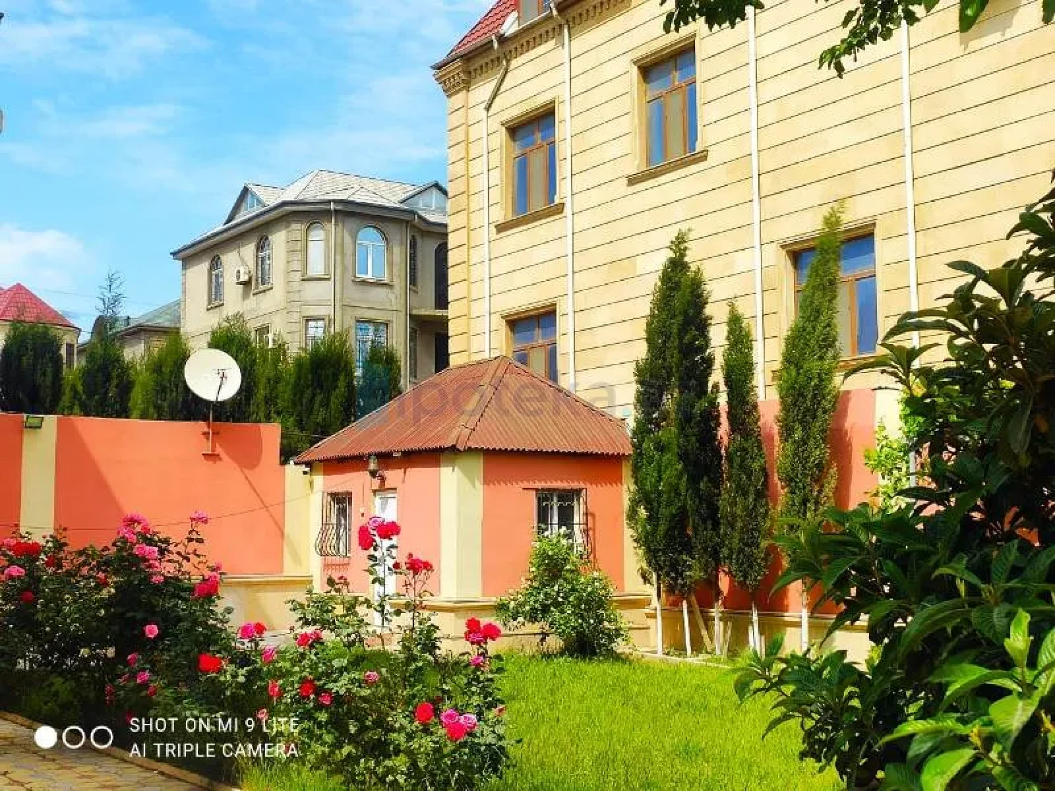 Satılır 7 otaqlı həyət evi 440 m²