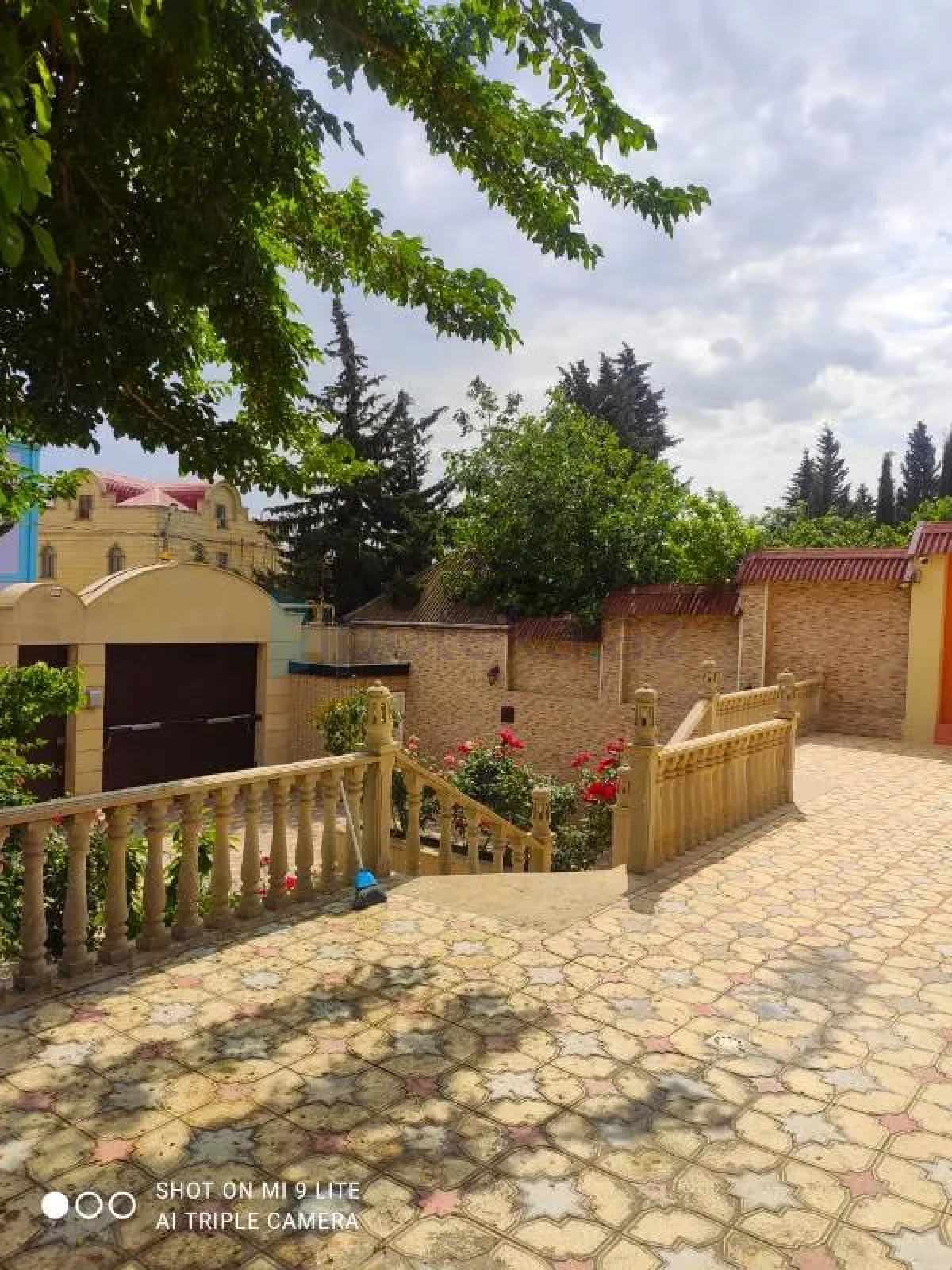 Satılır 7 otaqlı həyət evi 440 m²
