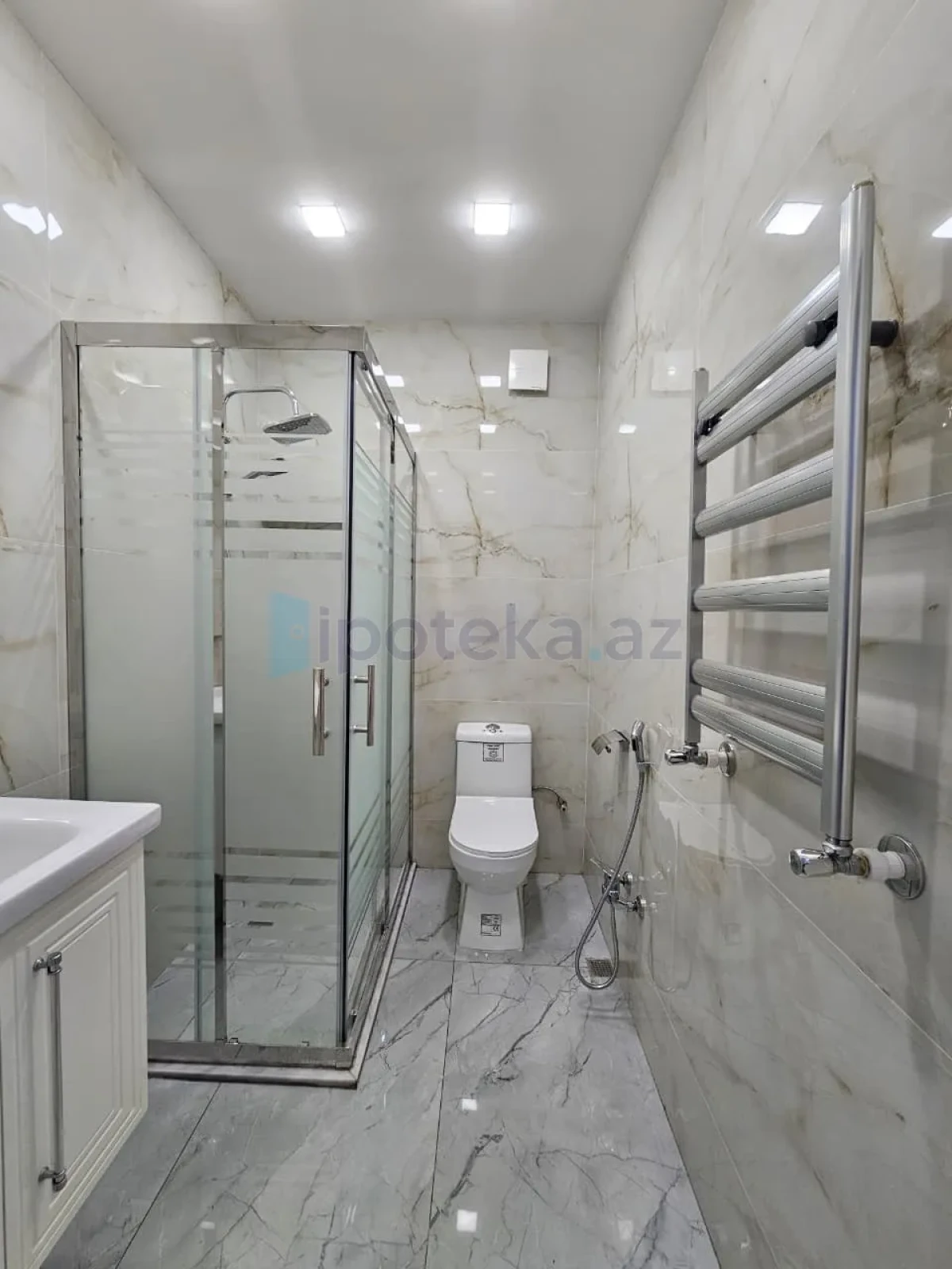 Satılır 3 otaqlı yeni tikili 84 m²