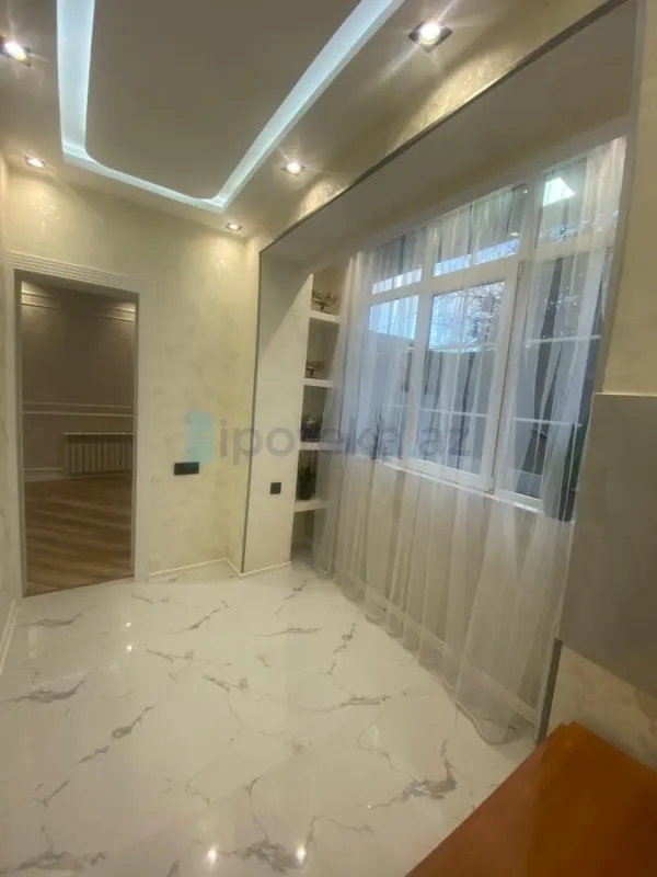 Satılır 3 otaqlı köhnə tikili 50 m²