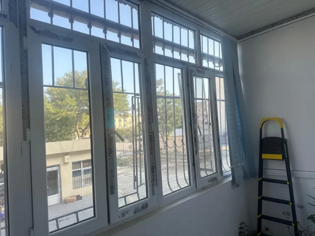 Satılır 2 otaqlı köhnə tikili 65 m²