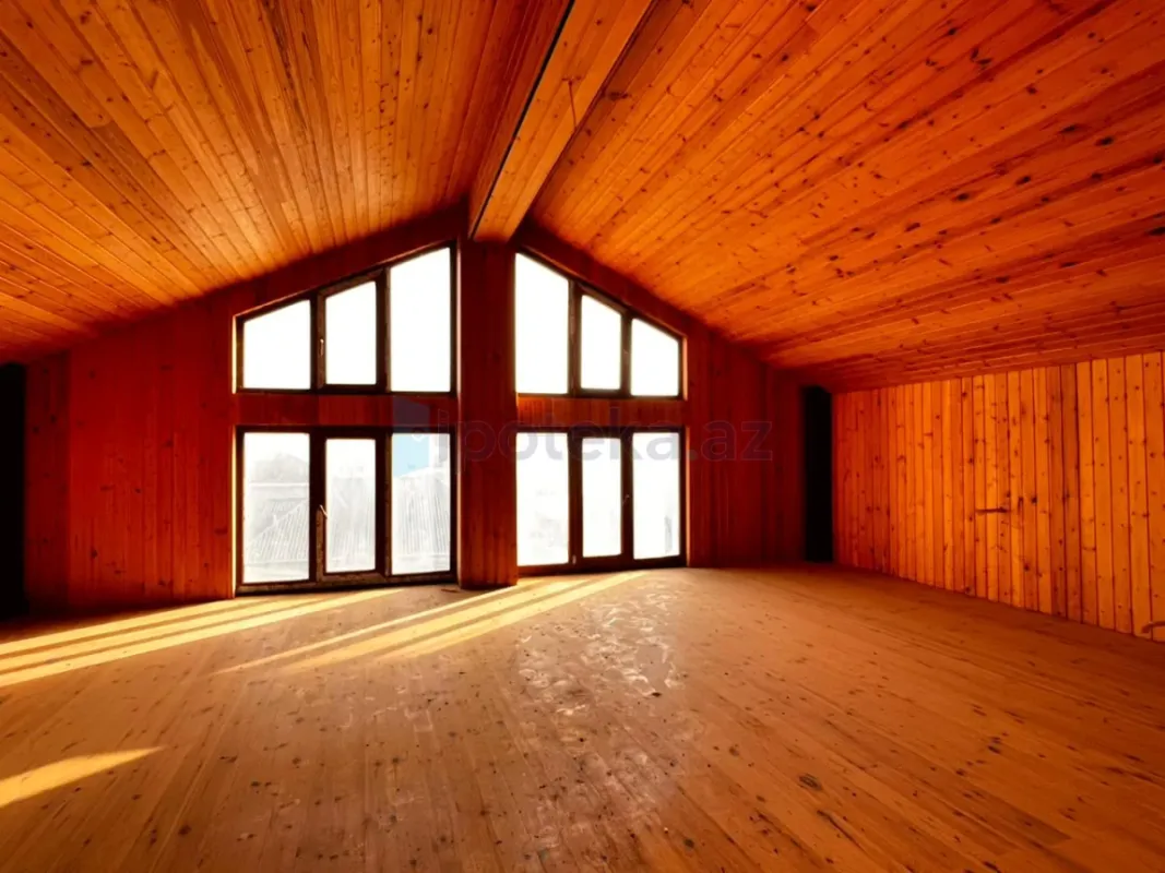 Satılır 9 otaqlı həyət evi 300 m²