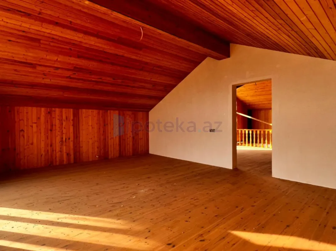 Satılır 9 otaqlı həyət evi 300 m²