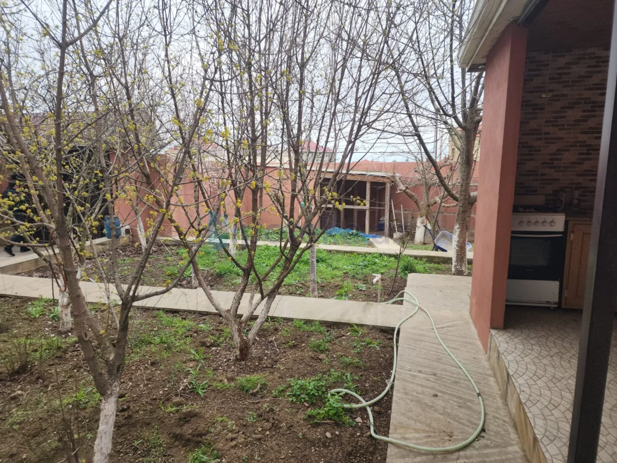 Satılır 5 otaqlı həyət evi 220 m²