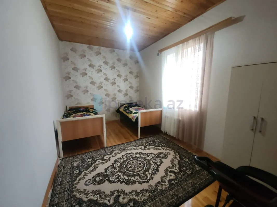 Satılır 5 otaqlı həyət evi 220 m²