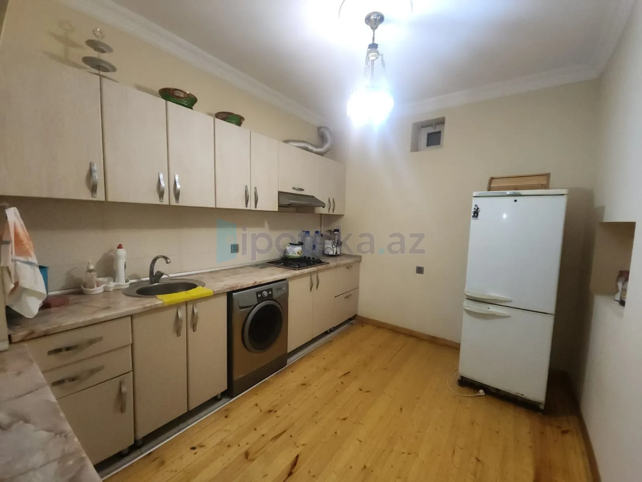 Satılır 5 otaqlı həyət evi 220 m²