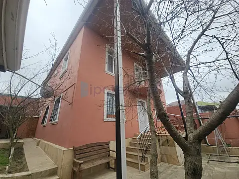 Satılır 5 otaqlı həyət evi 220 m²