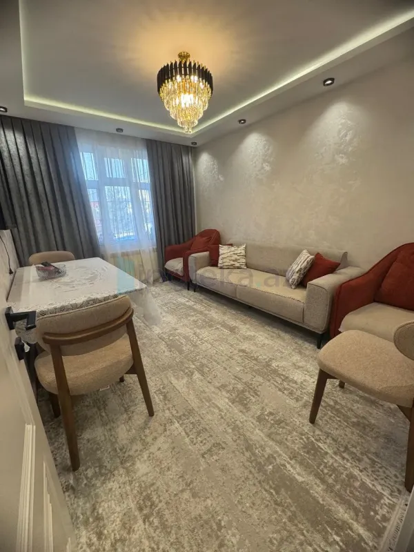 Satılır 3 otaqlı köhnə tikili 100 m²