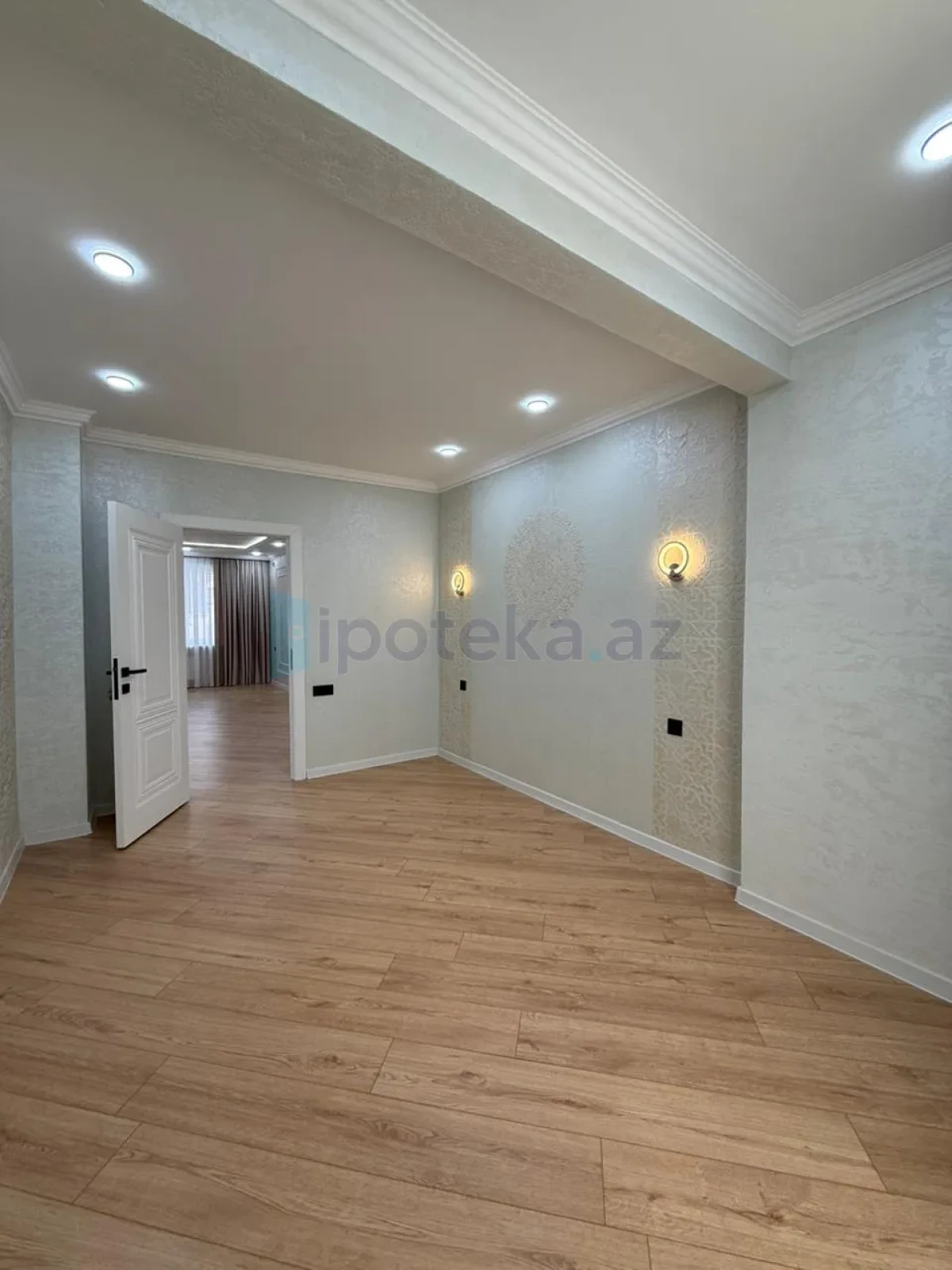 Satılır 3 otaqlı köhnə tikili 80 m²