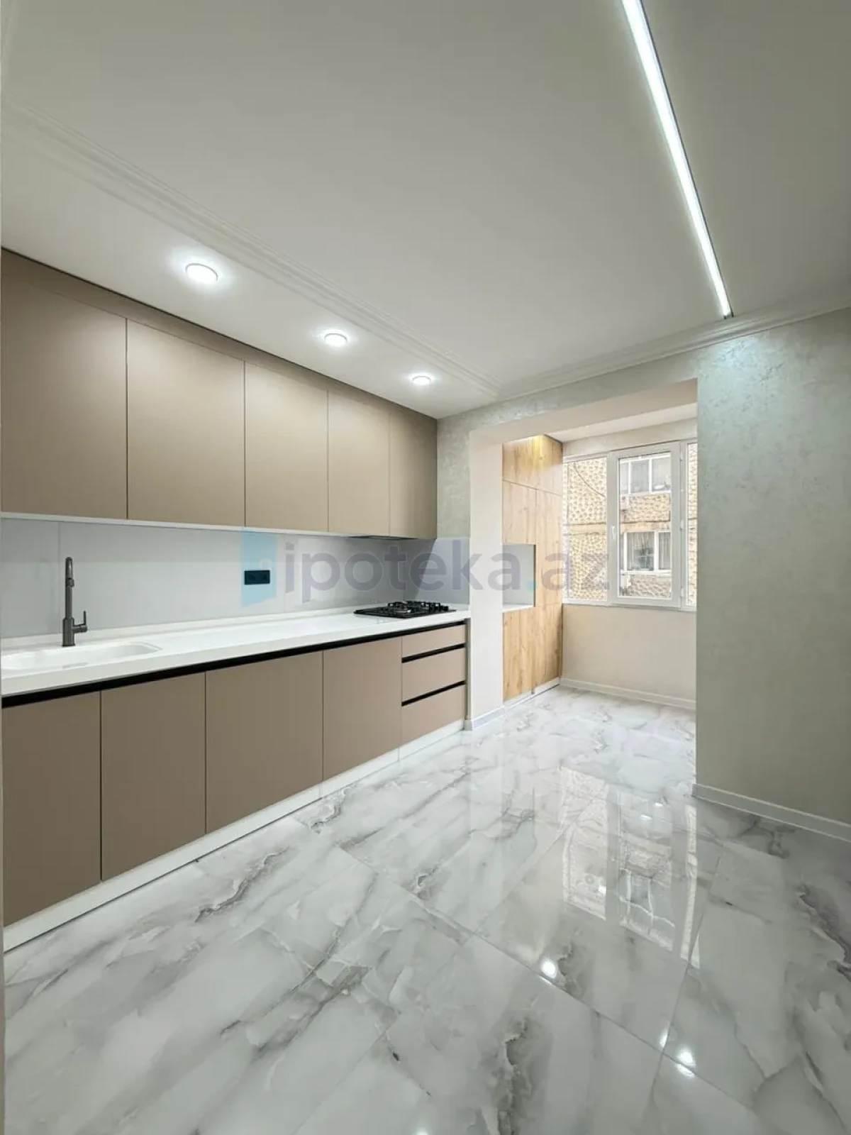 Satılır 3 otaqlı köhnə tikili 80 m²