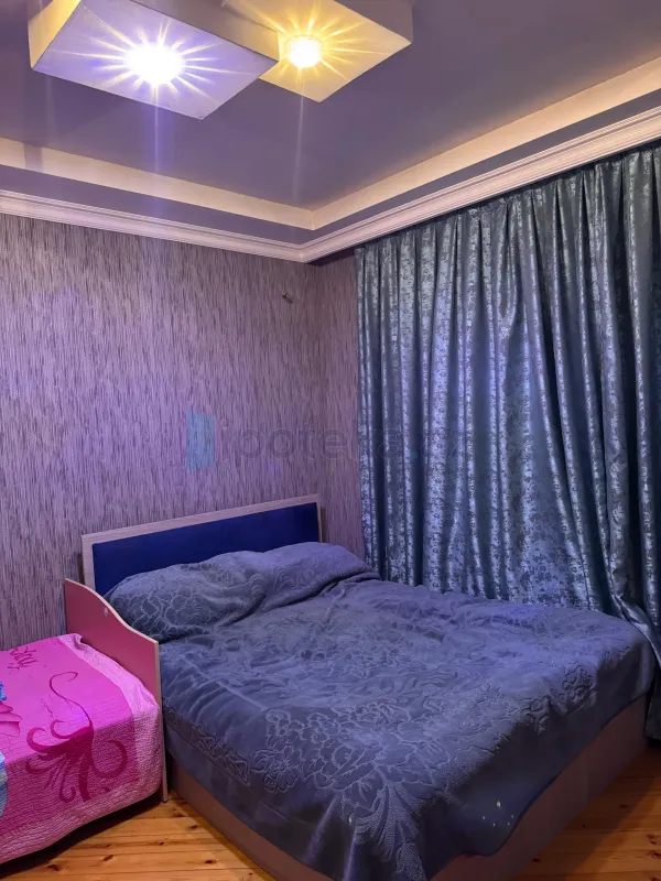 Satılır 2 otaqlı köhnə tikili 60 m²