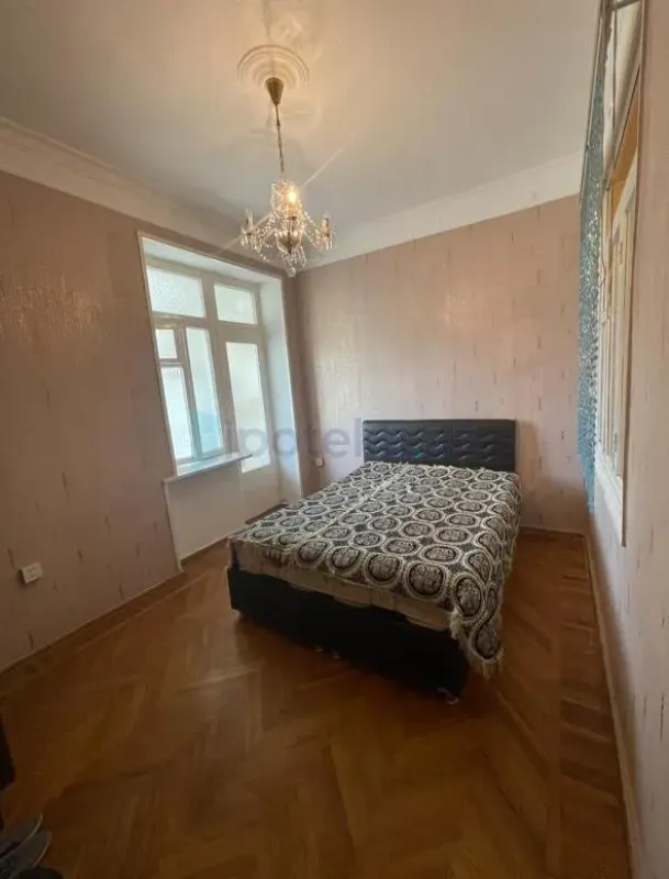 Satılır 3 otaqlı köhnə tikili 70 m²