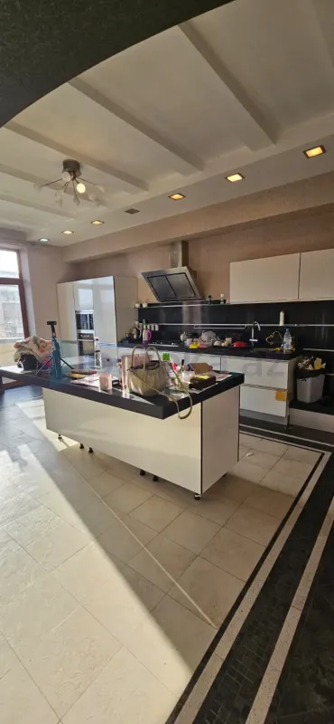 Satılır 5 otaqlı yeni tikili 410 m²