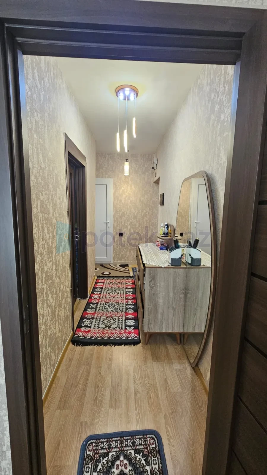 Satılır 2 otaqlı köhnə tikili 57 m²