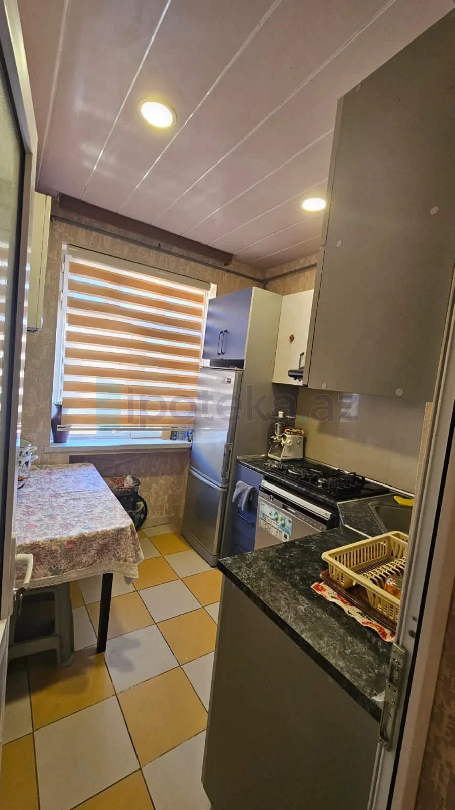 Satılır 2 otaqlı köhnə tikili 57 m²