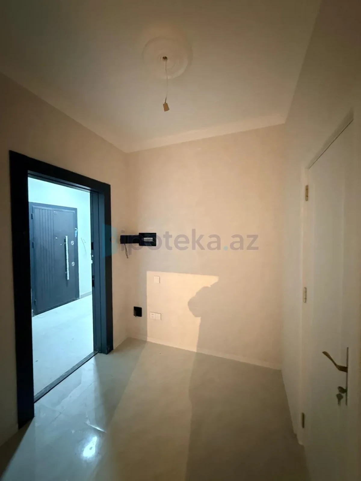 Satılır 2 otaqlı yeni tikili 92 m²