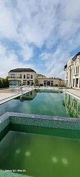 Satılır 15 otaqlı həyət evi 1500 m²