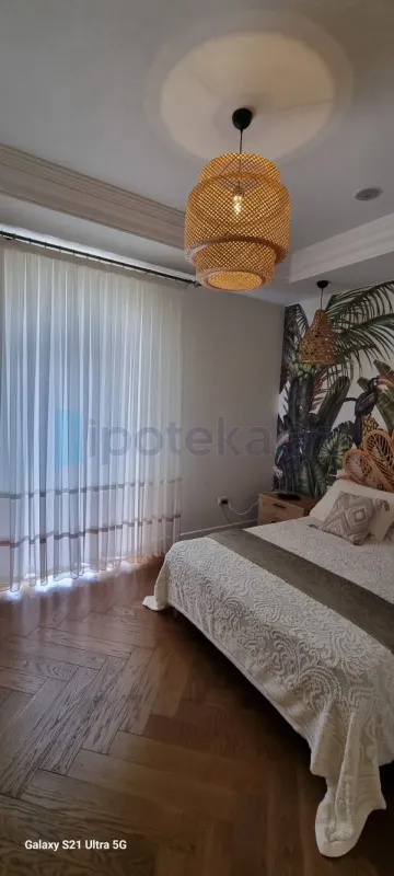 Satılır 15 otaqlı həyət evi 1500 m²