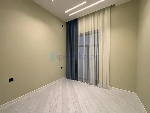 Satılır 4 otaqlı mənzil 145 m²