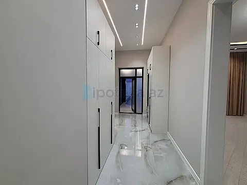 Satılır 4 otaqlı mənzil 145 m²