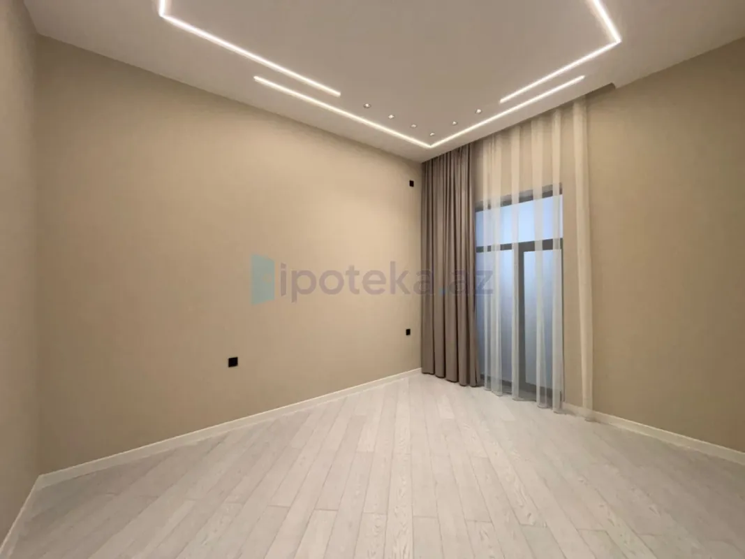 Satılır 4 otaqlı mənzil 145 m²