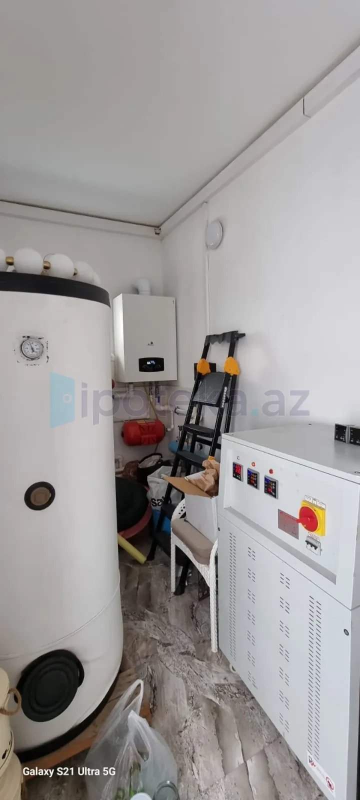 Satılır 15 otaqlı həyət evi 1500 m²