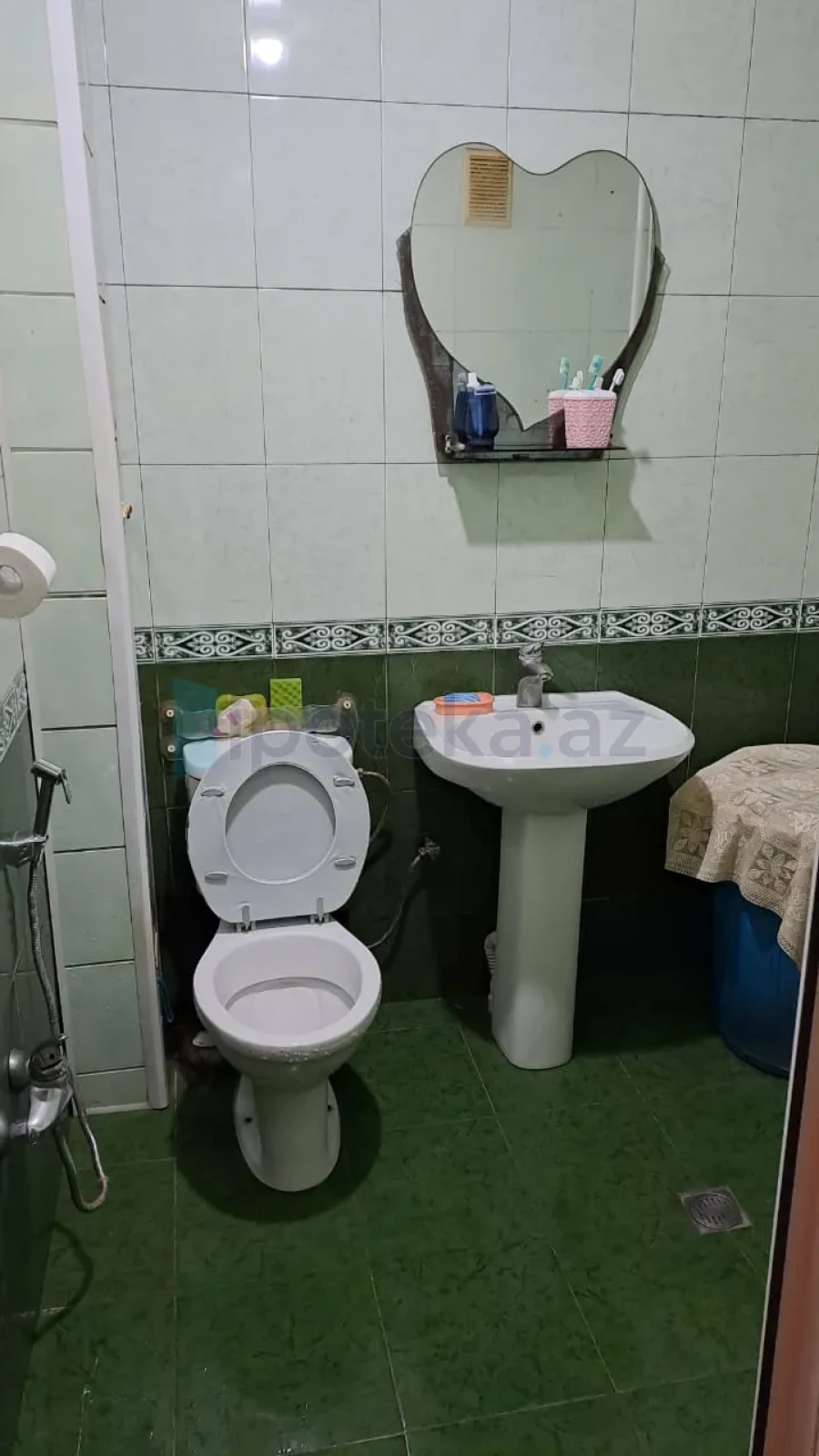 Satılır 5 otaqlı köhnə tikili 120 m²