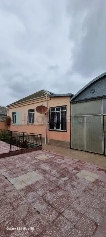 Satılır 5 otaqlı həyət evi 170 m²