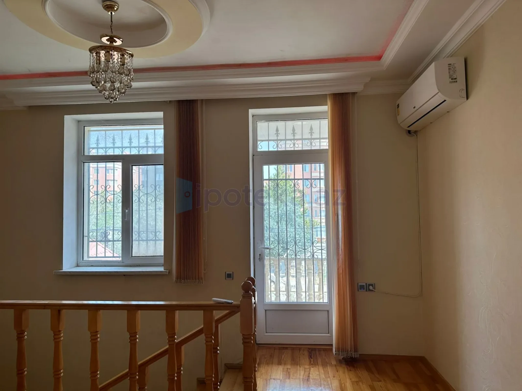 Satılır 5 otaqlı həyət evi 200 m²