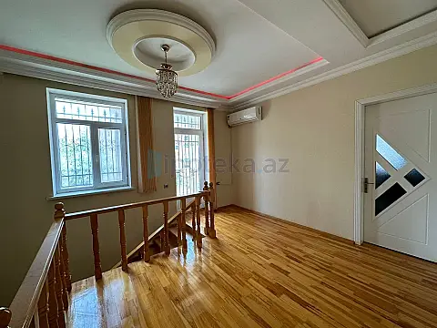 Satılır 5 otaqlı həyət evi 200 m²