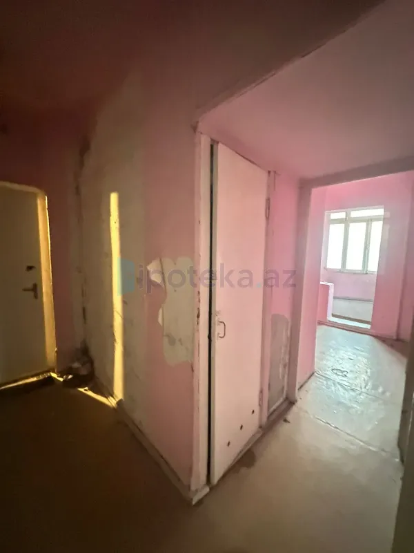 Satılır 1 otaqlı köhnə tikili 42 m²