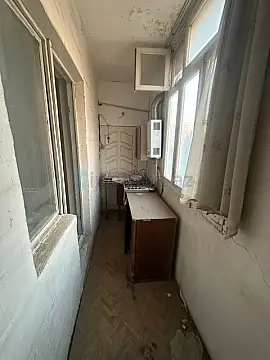 Satılır 1 otaqlı köhnə tikili 42 m²