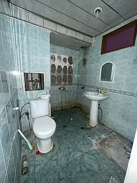 Satılır 1 otaqlı köhnə tikili 42 m²