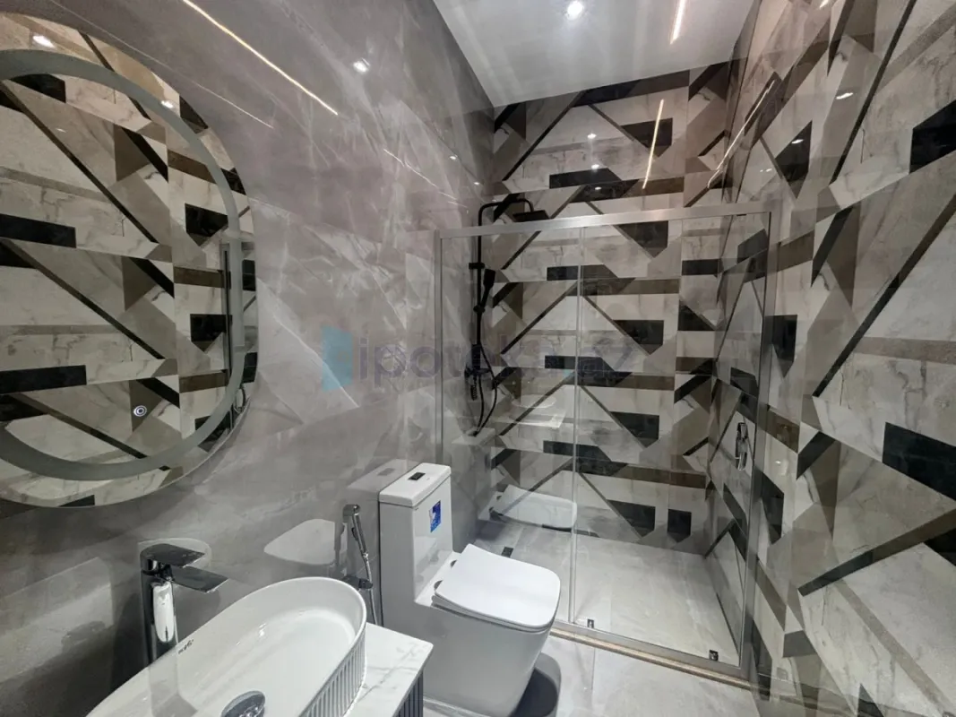 Satılır 4 otaqlı mənzil 155 m²