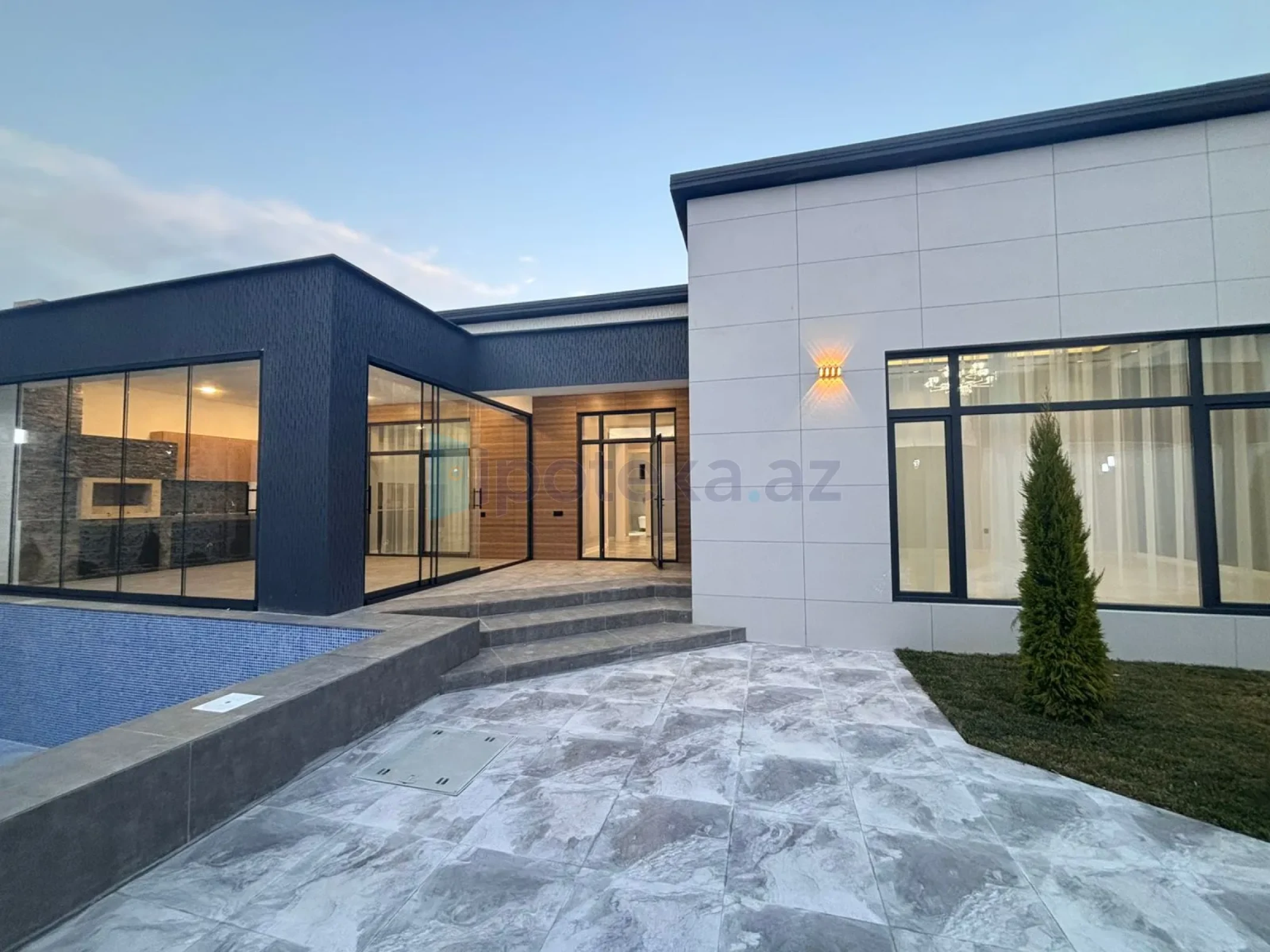 Satılır 4 otaqlı mənzil 155 m²