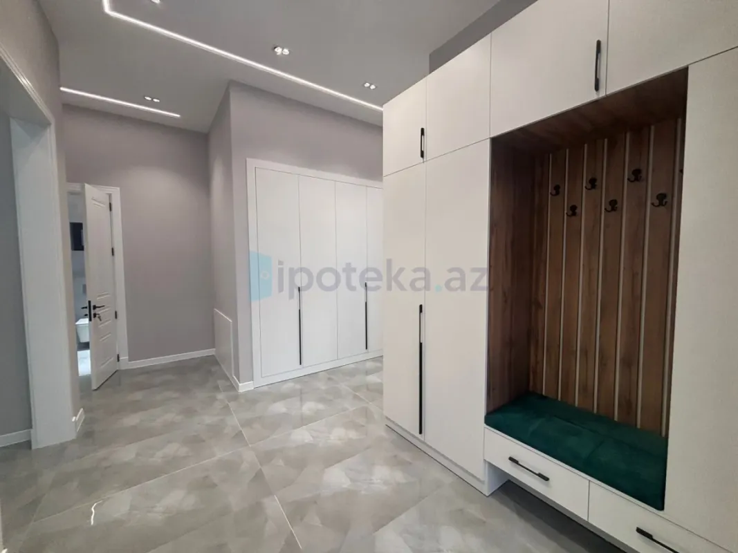 Satılır 4 otaqlı mənzil 155 m²