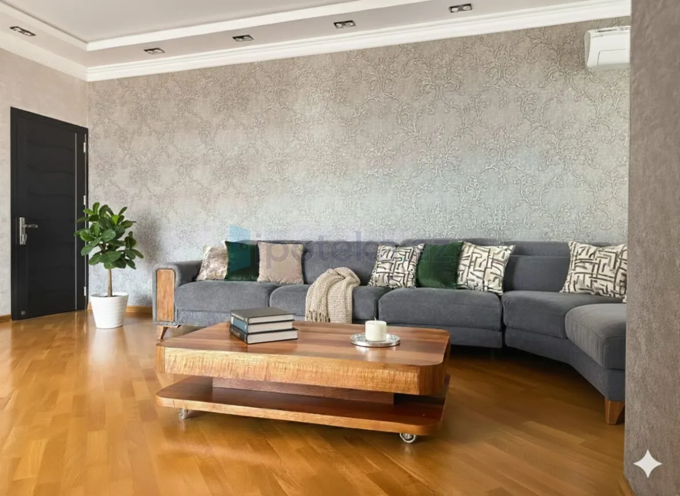 Satılır 3 otaqlı yeni tikili 120 m²