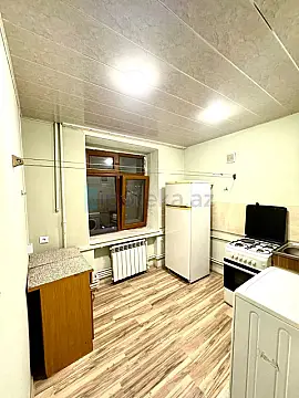 Satılır 2 otaqlı köhnə tikili 65 m²