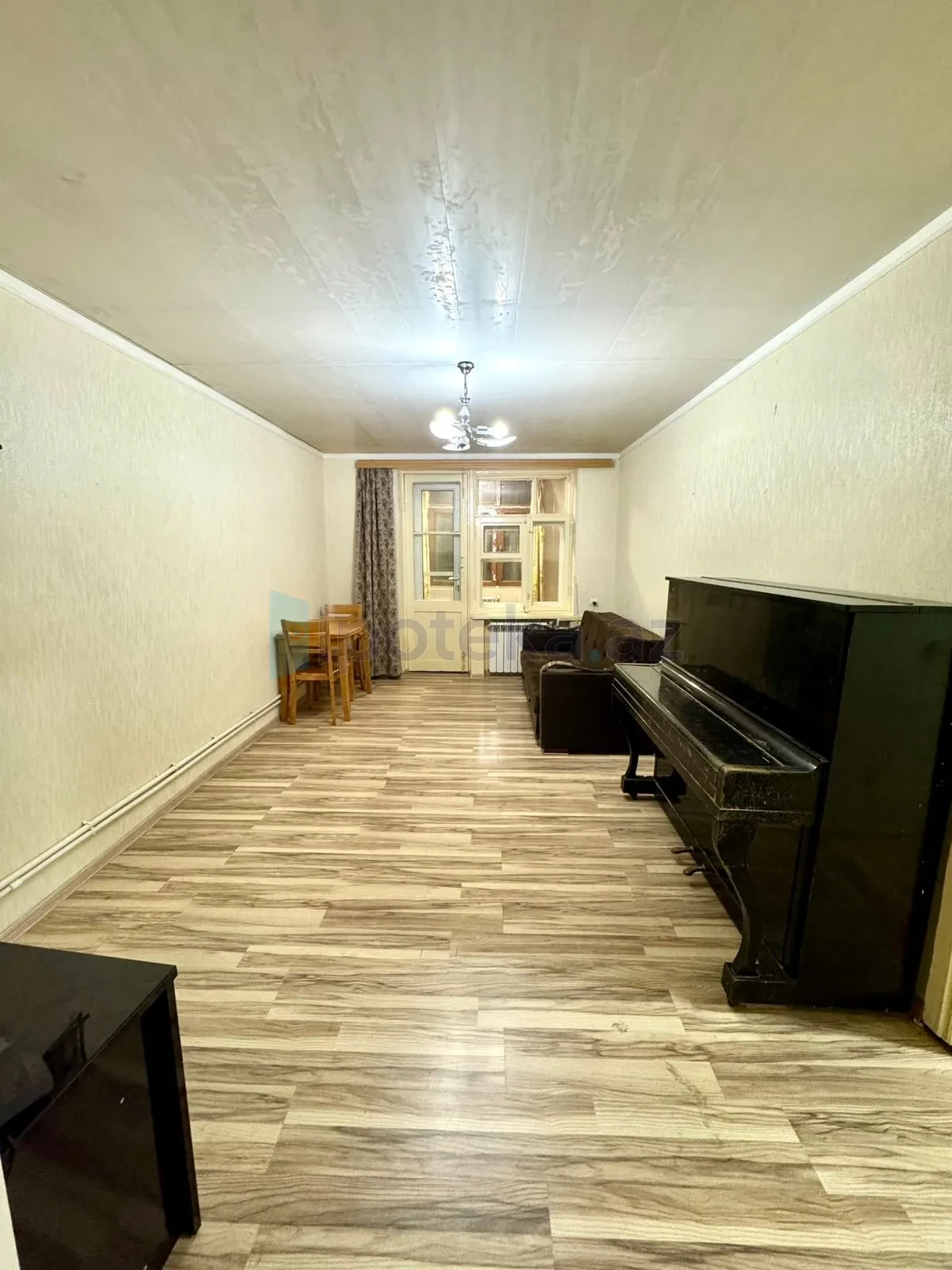 Satılır 2 otaqlı köhnə tikili 65 m²