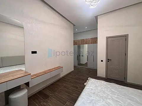 Satılır 4 otaqlı mənzil 165 m²