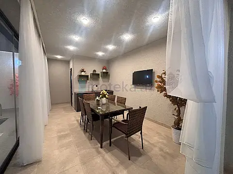 Satılır 4 otaqlı mənzil 165 m²