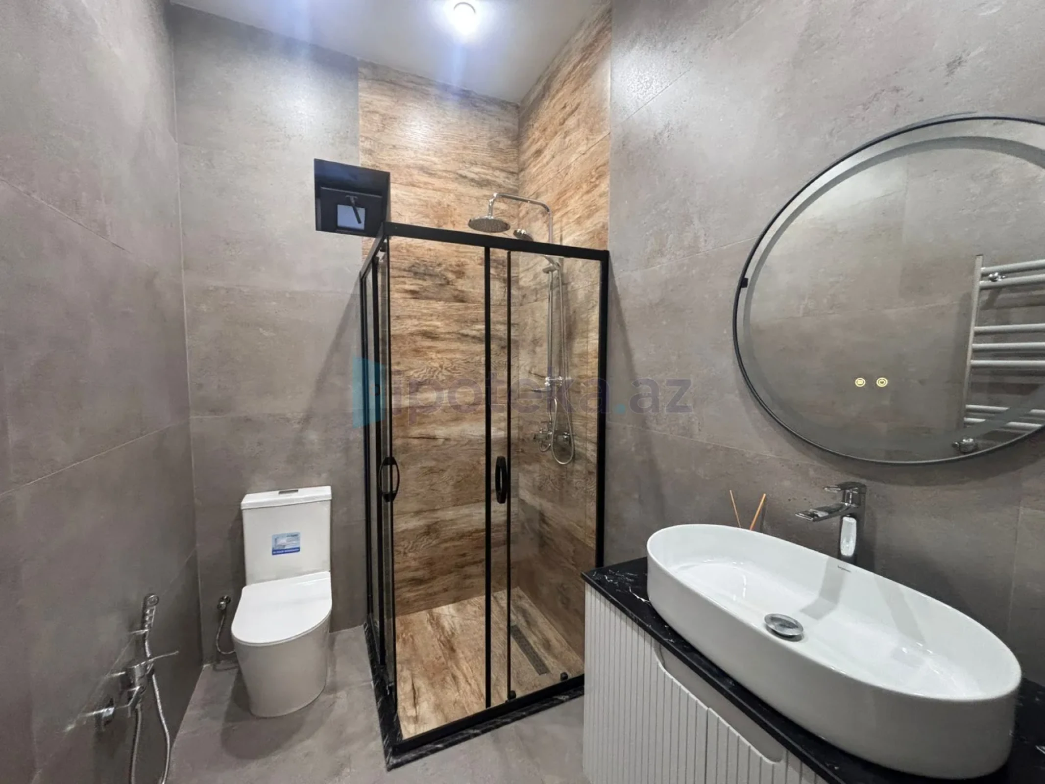 Satılır 4 otaqlı mənzil 165 m²