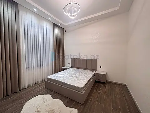 Satılır 4 otaqlı mənzil 165 m²