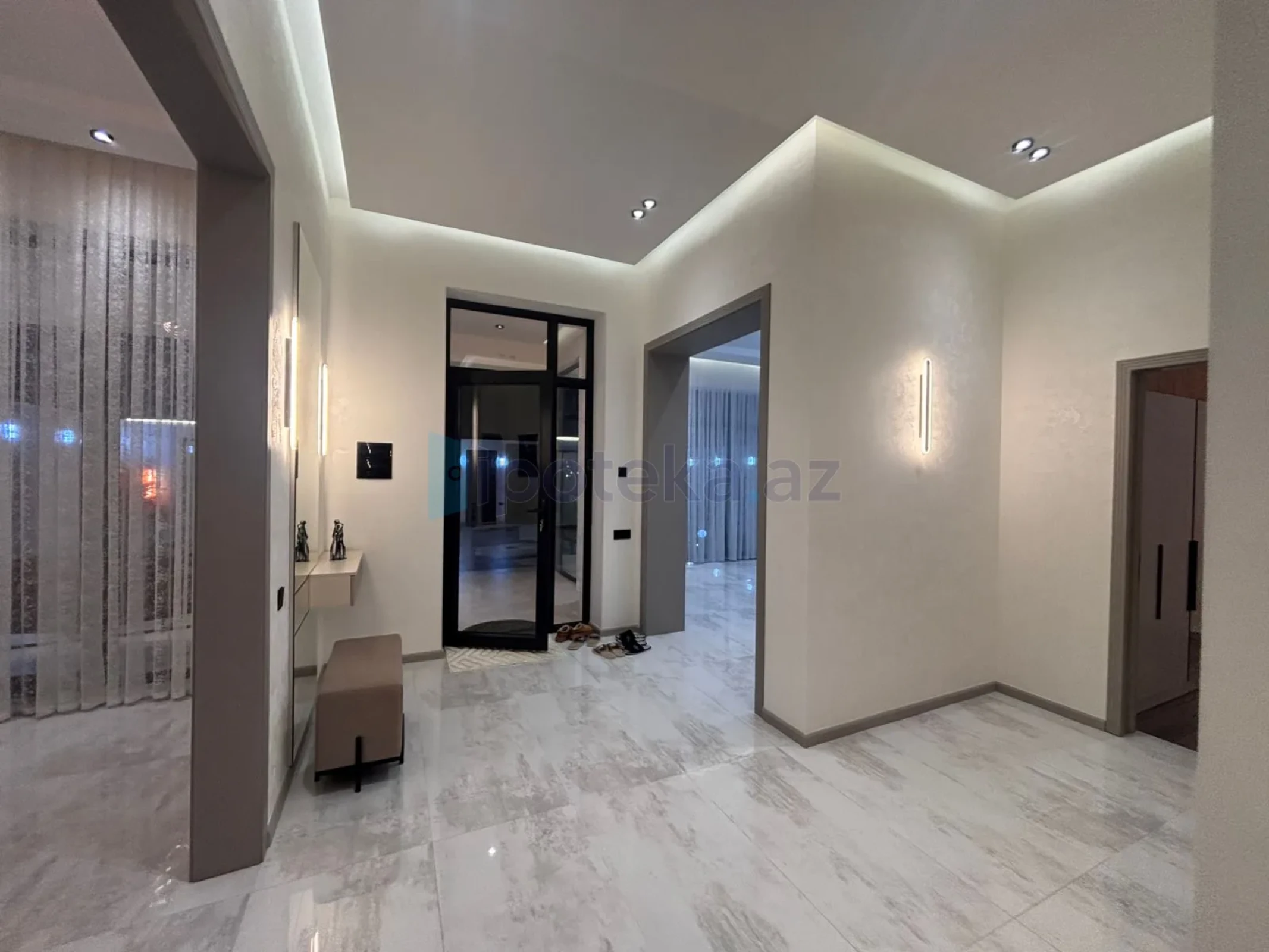 Satılır 4 otaqlı mənzil 165 m²