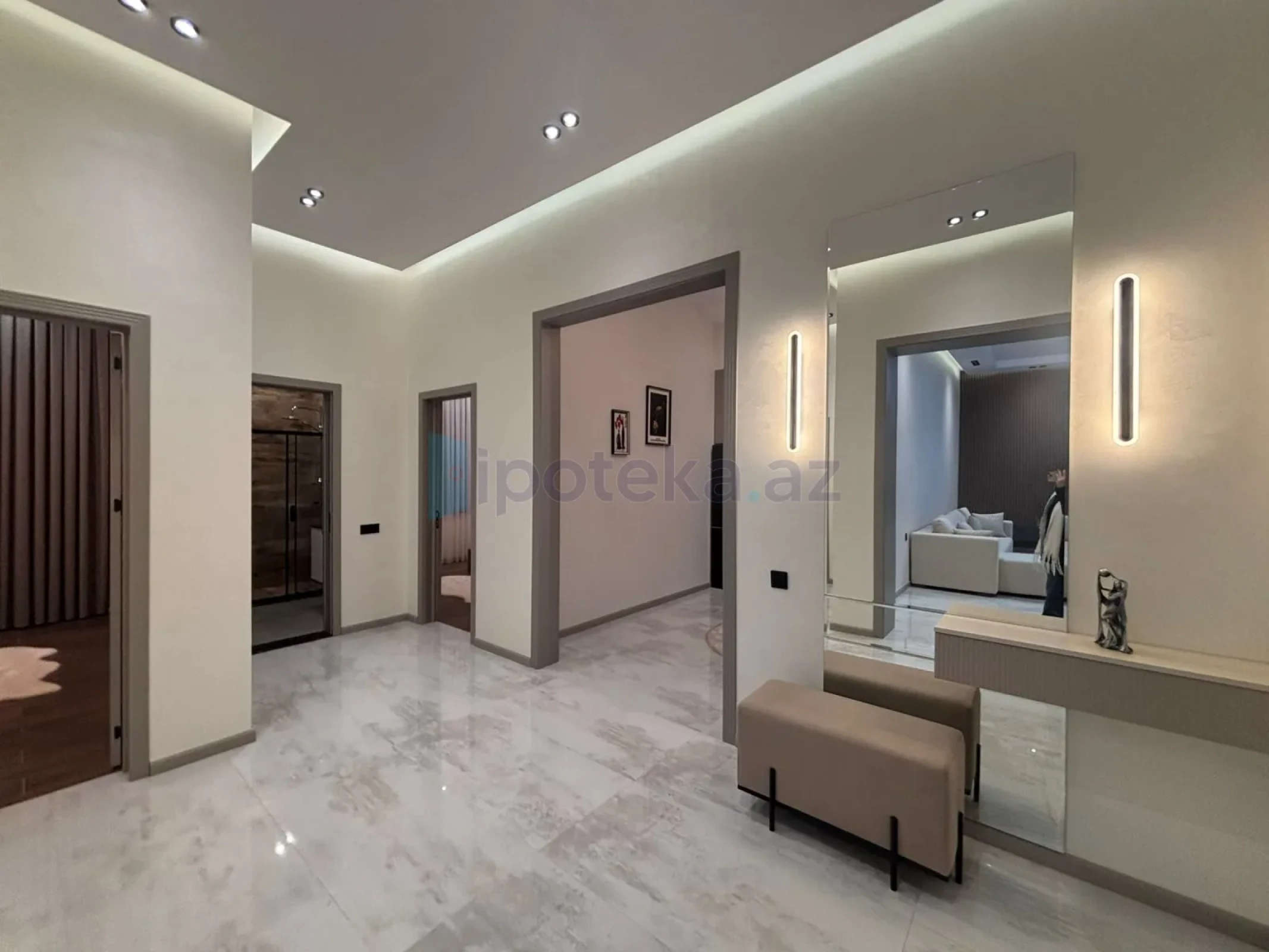Satılır 4 otaqlı mənzil 165 m²