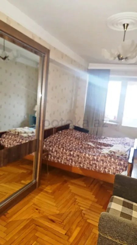 Satılır 2 otaqlı köhnə tikili 70 m²