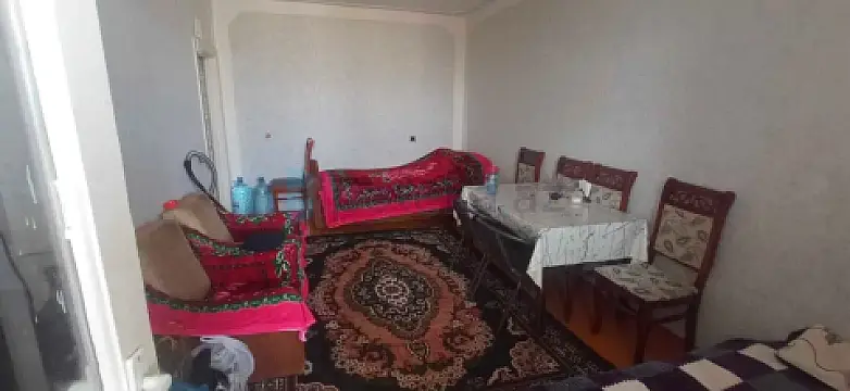 Satılır 2 otaqlı köhnə tikili 40 m²